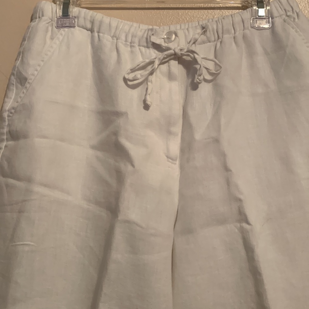 JM Collection 100% White Lined Linen Elastic Waist Capris - Picture 3 of 8